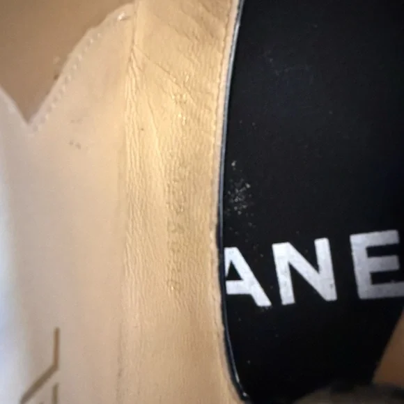 CHANEL Vintage Beige Leather Mary Jane Flats with Black Patent Cap Toe - Picture 7 of 8